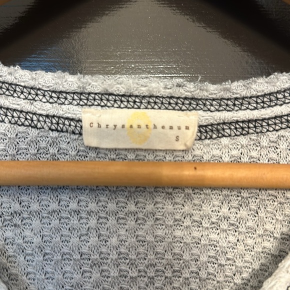 Pretty, lightweight sweater by Chrysanthemum, size S - Picture 3 of 3